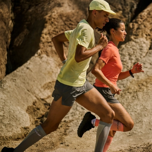 Женская ультралегкая футболка с коротким рукавом CEP для бега фото 11