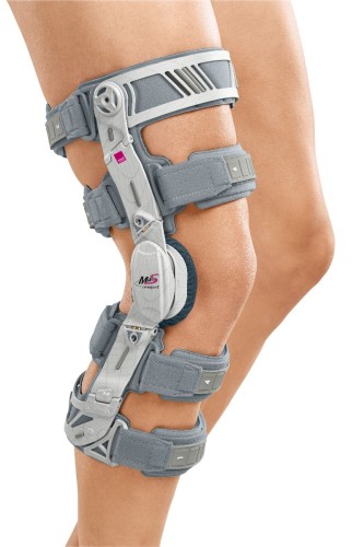 Регулируемый жесткий коленный ортез для лечения остеоартроза M.4s OA comfort