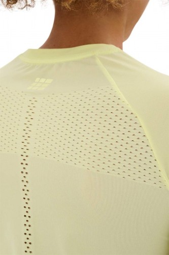 Женская ультралегкая футболка с коротким рукавом CEP для бега фото 5